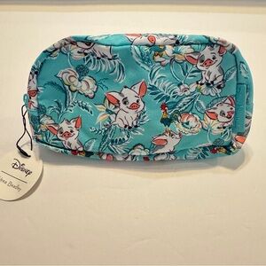 NWT. Disney Vera Bradley Pua mini belt bag